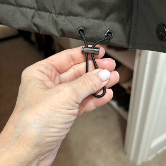 Ugg Bernice parka NWT olive green black interior & black fur on hood - Picture 11 of 16